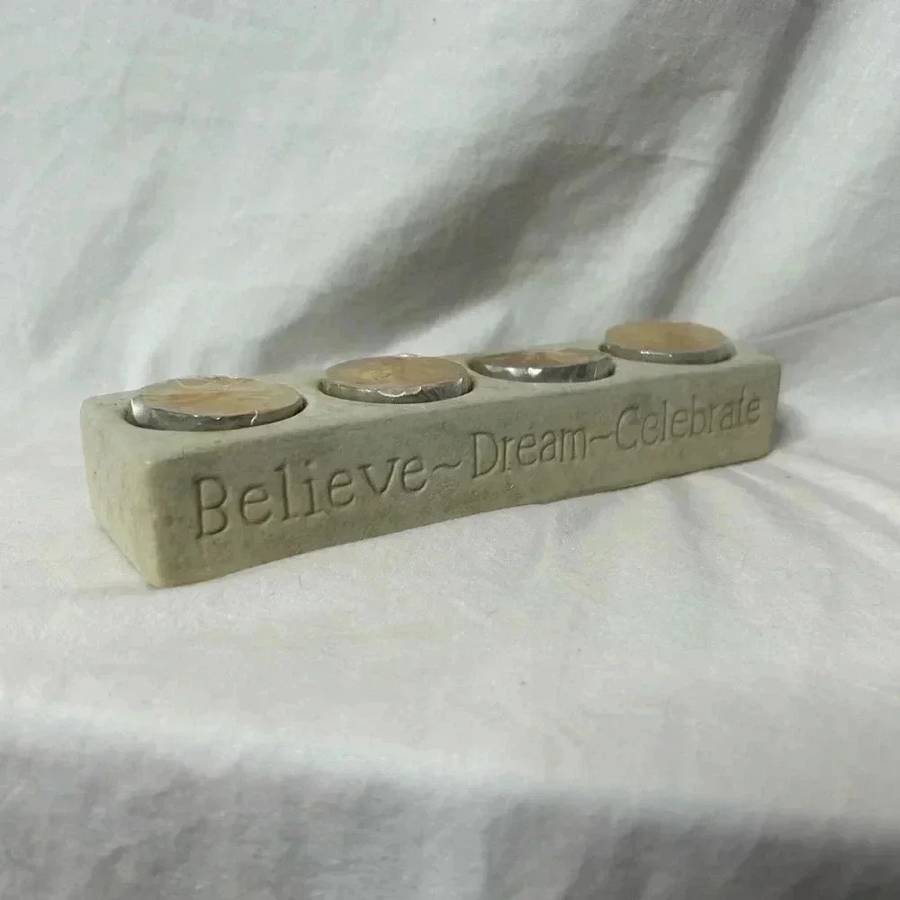 Believe-dream-celebrate tea light‎ holder